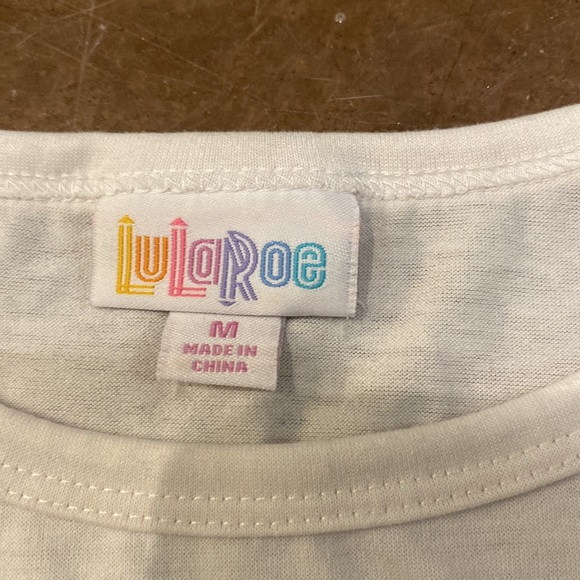 LuLaRoe Randy Tee EUC - Picture 2 of 4